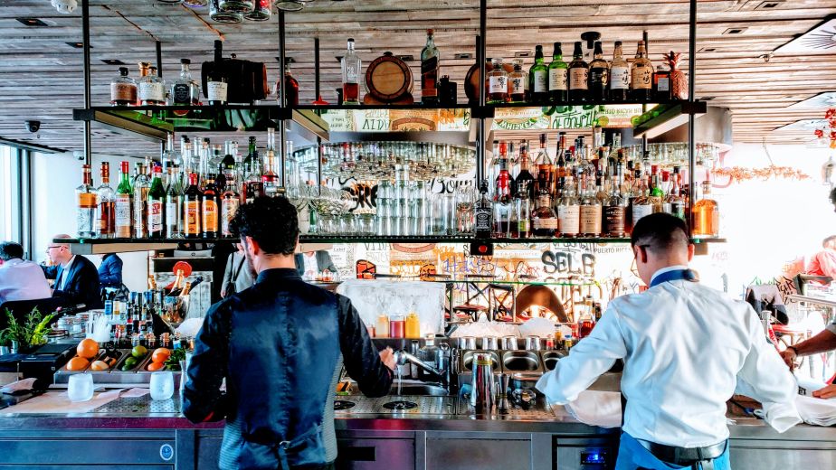 D1 BARTENDER 04.26