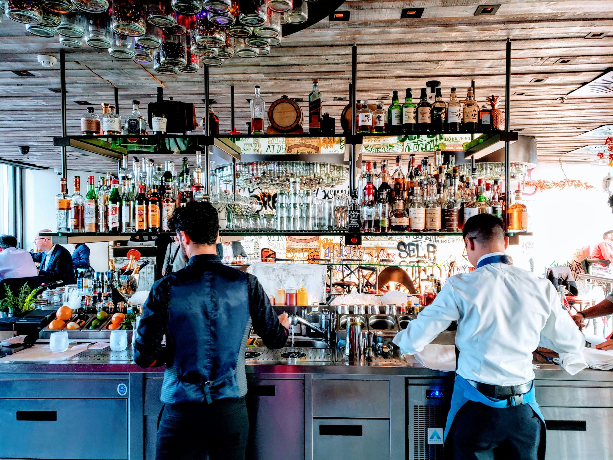 D1 BARTENDER 04.26